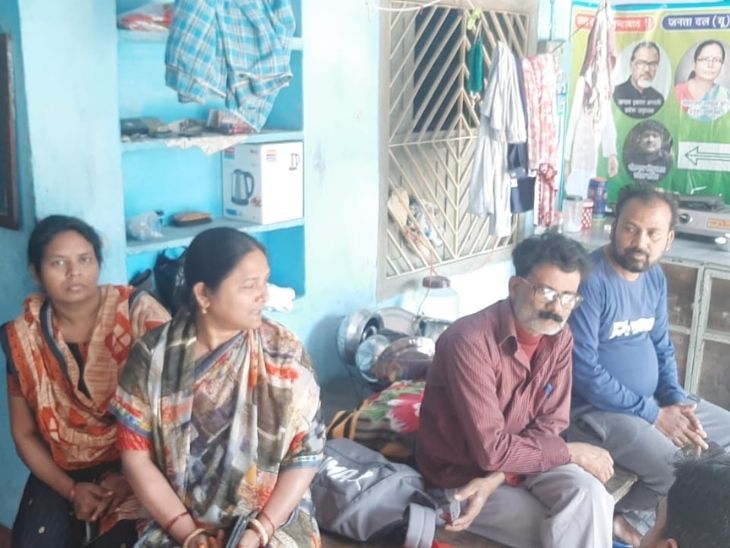 आजाद का परिवार।