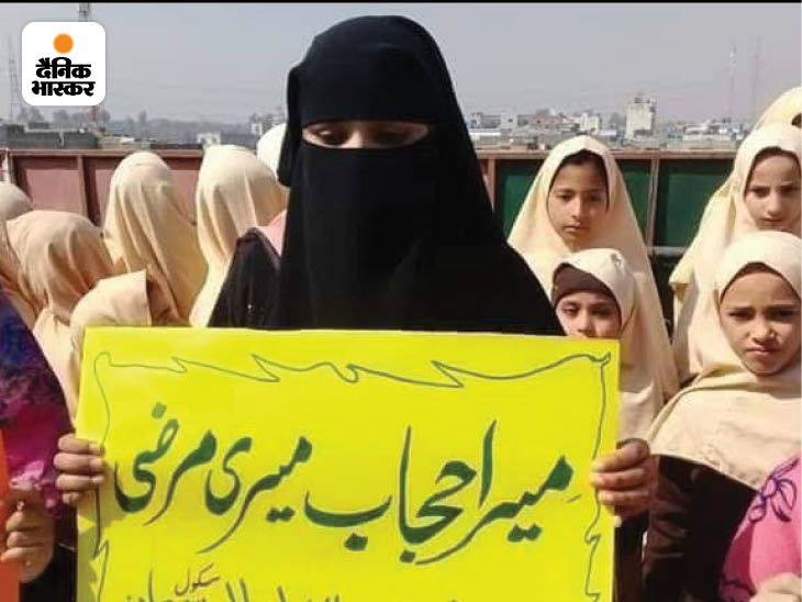 Since 2018, women in Pakistan have been marching women on International Women’s Day. The women who took part in this march have also been receiving threats of violence and rape.