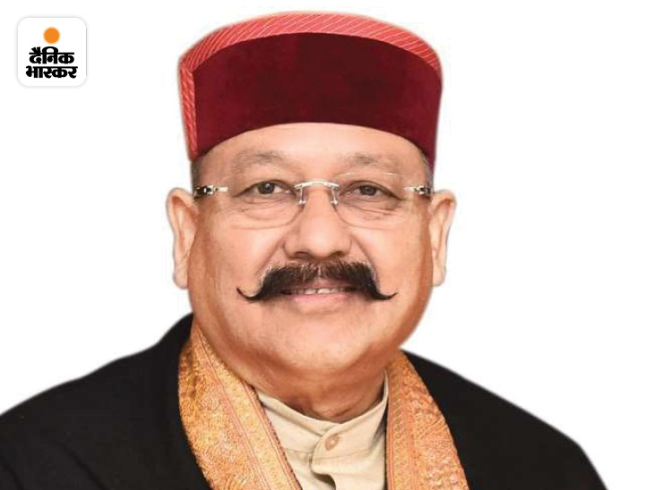 पर्यटन मंत्री सतपाल महाराज की पहचान राजनीतिक व्यक्ति के साथ-साथ आध्यात्मिक गुरु के तौर पर भी है और संत समाज में भी उनकी अच्छी पकड़ है।