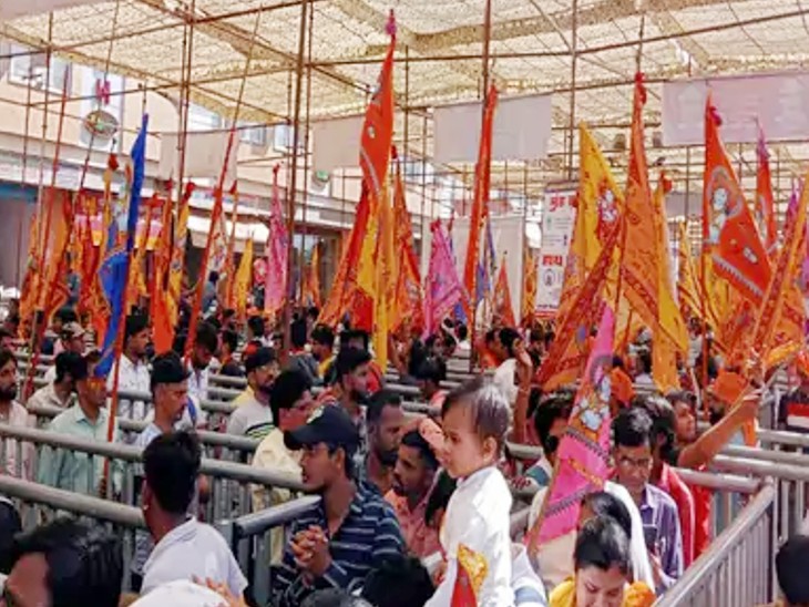 मेले का आज आखिरी दिन है। भक्त बाबा के दर्शन कर घर लौट जाएंगे। कई लोग श्याम संग होली खेलने रूकेंगे।