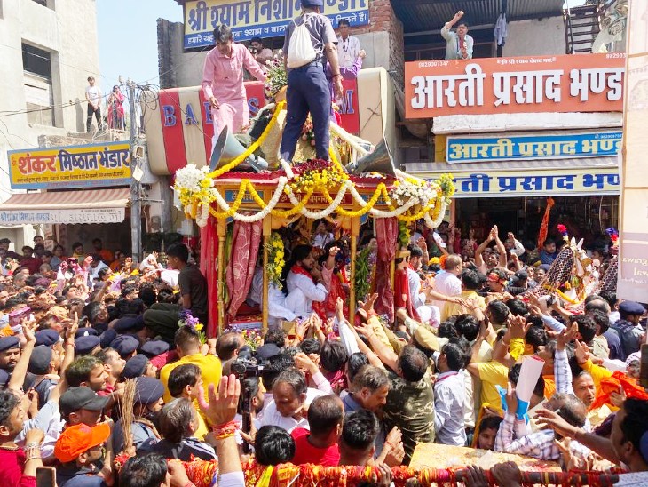 एकादशी पर मुख्य मेला भरा गया। इस दिन बाबा श्याम फूलों से सजे रथ में नगर भ्रमण पर निकल थे। इस दौरान खाटूधाम में सबसे ज्यादा भीड़ रही।