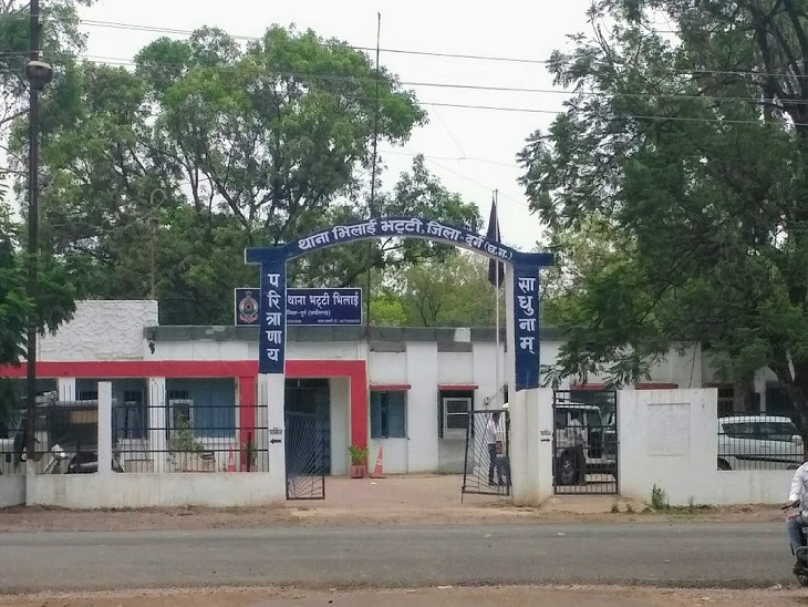 भट्टी पुलिस ने आरोपी को गिरफ्तार किया है। - Dainik Bhaskar