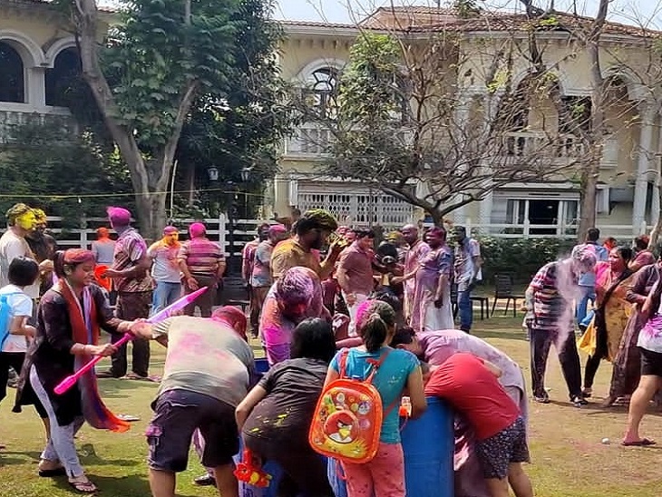 मारुति लाइफ स्टाइल कॉलोनी में माहौल।