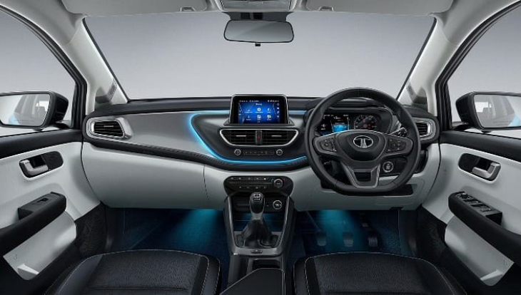 Tata Altroz DCT automatic launched at Rs 8.09 lakh | ऑटो पार्क लॉक और कीलेस एंट्री जैसे फीचर मिलेंगे, कीमत 8.10 लाख रुपए से शुरू 3 टाटा अल्ट्रोज DCT का इंटीरियर