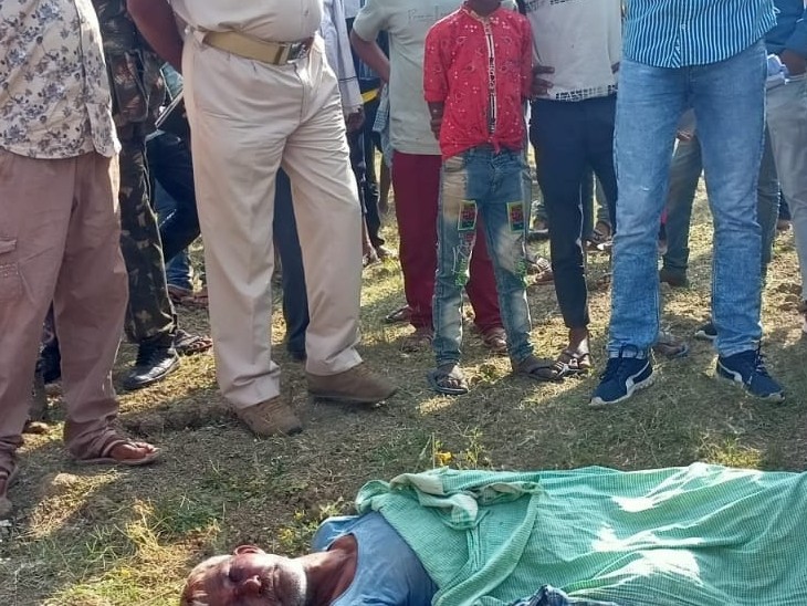 बरामद हुआ शव।