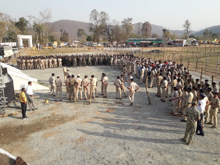 महोत्सव की तैयारी पूरी हो चुकी है। सुरक्षा की भी चाक-चौबंद व्यवस्था की गई है।