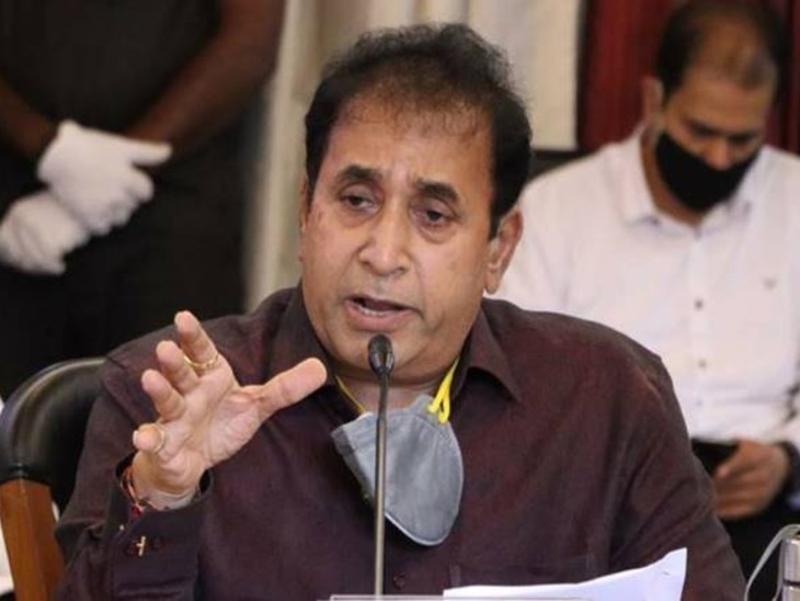 2 नवंबर 2021 को ED द्वारा गिरफ्तार किए जाने के बाद से  अनिल देशमुख अभी जेल में बंद हैं। - Dainik Bhaskar