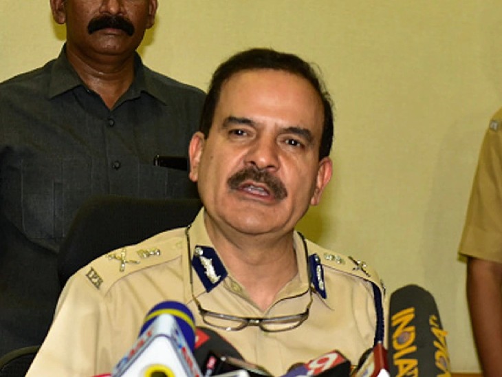 परमबीर सिंह के आरोप के बाद महाराष्ट्र की राजनीति में भूचाल आ गया और देशमुख को अपने पद से इस्तीफा देना पड़ा था।