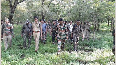 जंगलों में ठोकिया को तलाशती पुलिस
