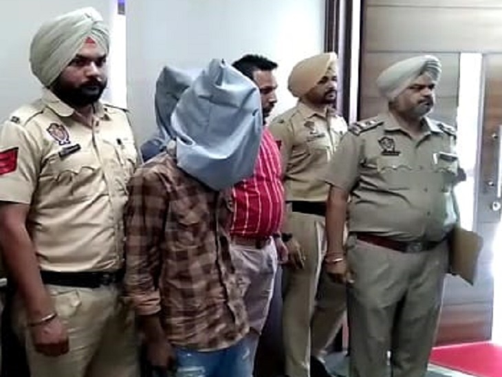 दोनों हत्यारोपी पुलिस की गिरफ्त में।