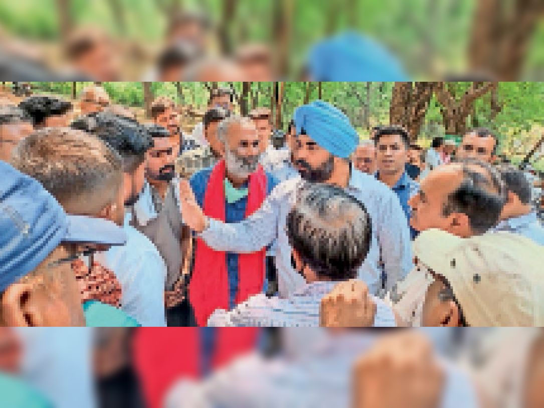 चार घंटे तक शव लेने से इंकार, अनुकंपा नियुक्ति के आश्वासन के बाद हुआ पीएम|भिलाई,Bhilai - Dainik Bhaskar