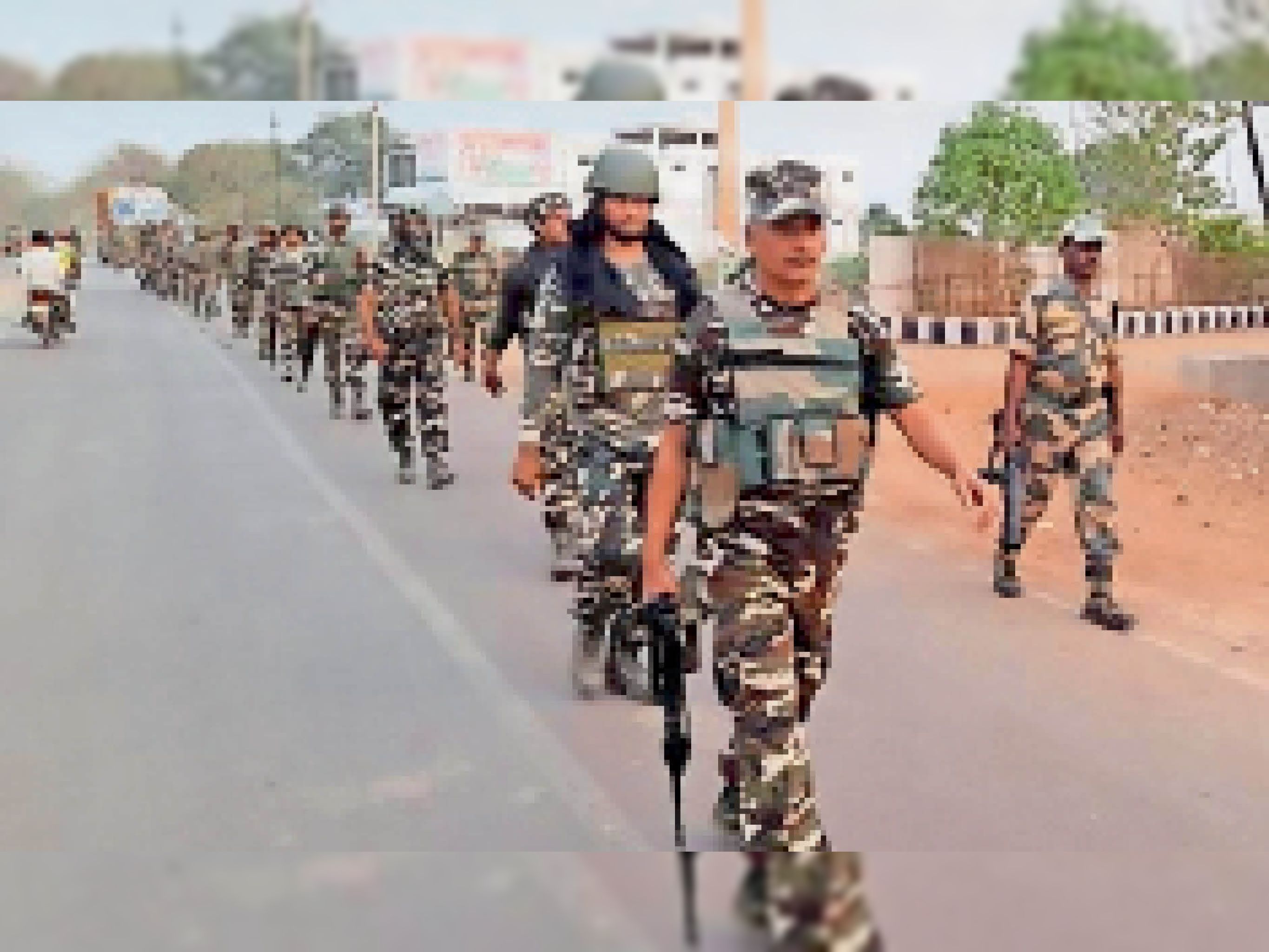 मतदान केंद्रों की सुरक्षा के लिए पैरामिलिट्री फोर्स की 22 कंपनियों के 2500 जवानों की हुई तैनाती|राजनांदगांव,Rajnandgaon - Dainik Bhaskar
