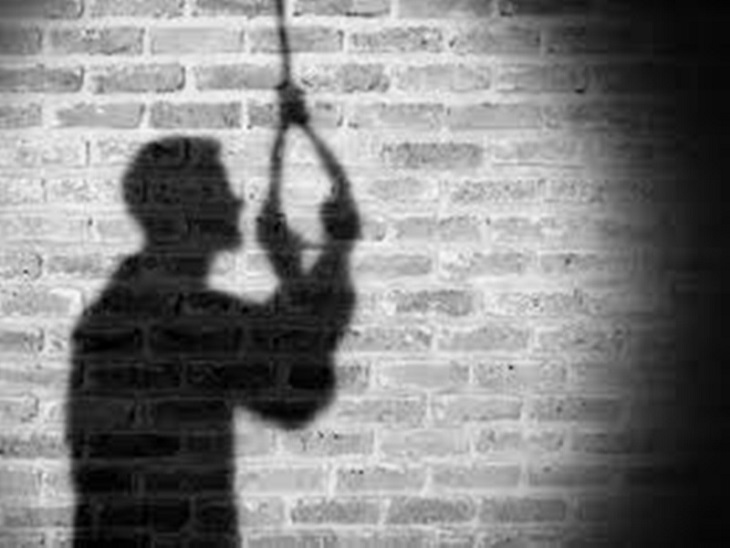 3 महीने पहले बीवी ने दी थी जान, तब से उदास था; अब उसकी ही चुनरी से लगाई फांसी|भिलाई,Bhilai - Dainik Bhaskar