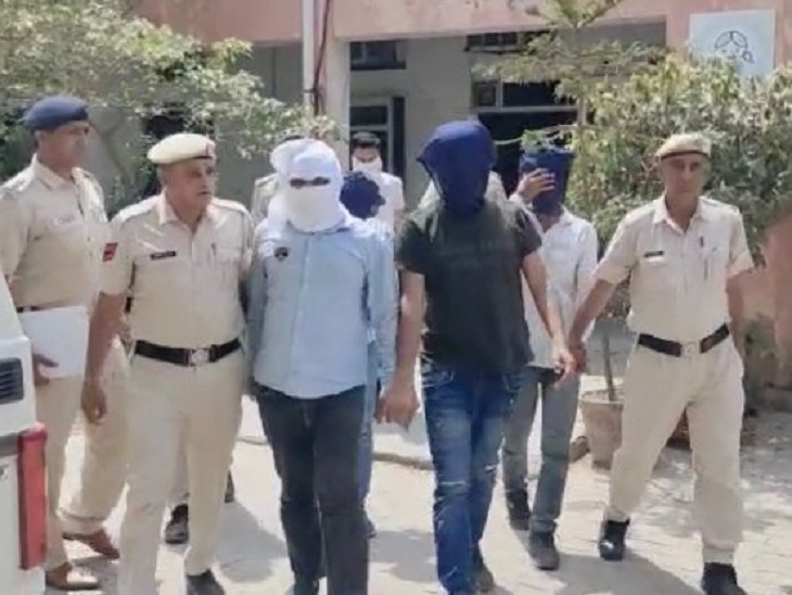 मोचीवाला निवासी अंकित के अपहरण के आरोप में गिरफ्तार पांच युवक पुलिस हिरासत में। - Dainik Bhaskar