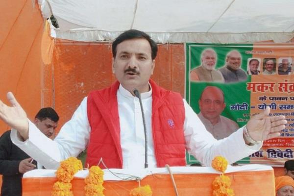 सतीश द्विवेदी ने 17 हजार नई शिक्षक भर्ती की घोषणा की लेकिन उसपर अभी तक कोई ध्यान नहीं दिया गया।