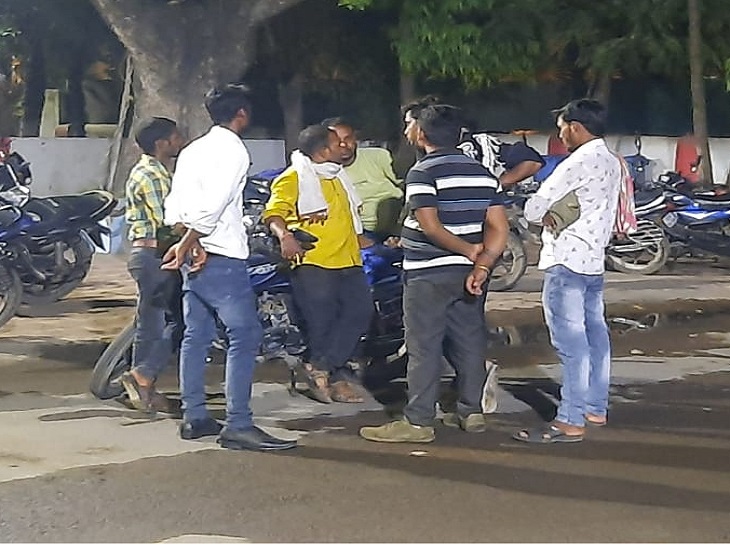 हादसे के बाद बच्चे के परिजन सिविल लाइन थाना पहुंच गए