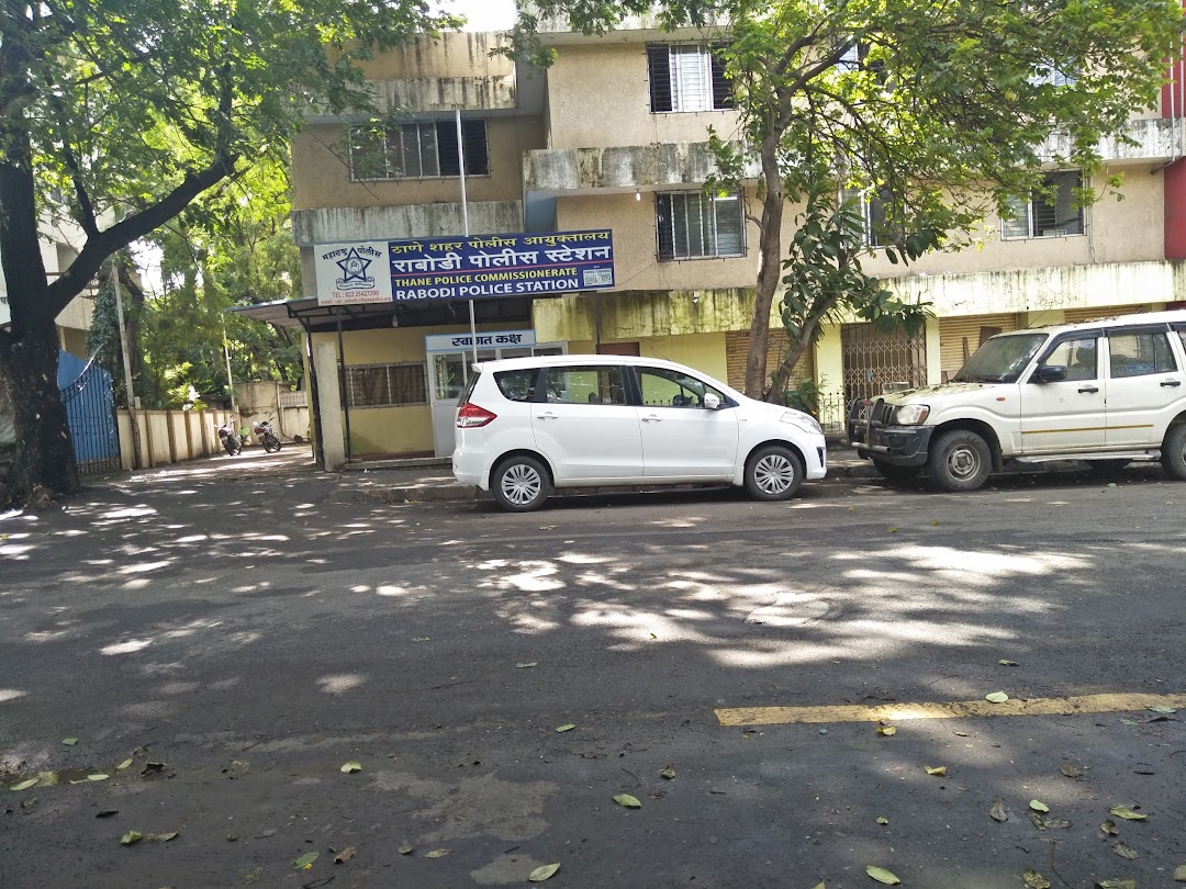 इस मामले की जांच राबोड़ी पुलिस स्टेशन के वरिष्ठ निरीक्षक संतोष घाटेकर कर रहे हैं। - Dainik Bhaskar