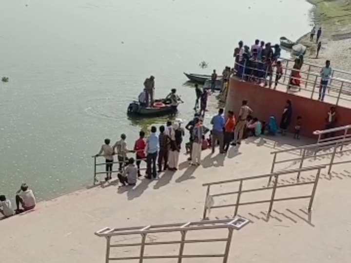 The young man was drowned in deep water while taking a bath with ...