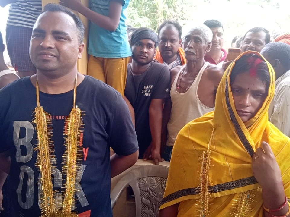 पूछताछ के दौरान दोनों ने एक-दूसरे से प्यार करने की बात बताई।