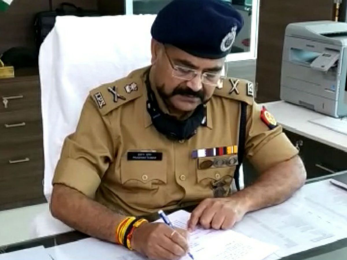 ADG लॉ एंड ऑर्डर ने बताया कि UP में संवेदनशील जिलों में अलविदा की नमाज को लेकर अलर्ट जारी किया गया है।