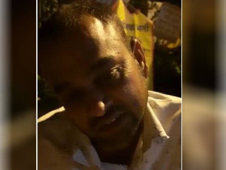 भोपाल में धरने पर बैठे चयनित शिक्षक धर्मसिंह की तबीयत बिगड़ने पर उन्हें अस्पताल भेजा गया।