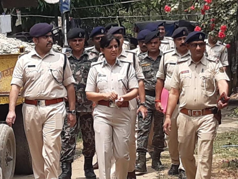 DIG of Patna STF range reached the police station in khagaria; Bihar ...