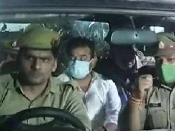 18 अप्रैल को सुप्रीम कोर्ट ने आशीष मिश्रा की जमानत रद्द कर दी थी। आशीष को सरेंडर करने के लिए कोर्ट ने एक हफ्ते का समय दिया था।