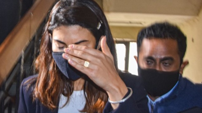 सुकेश से गिफ्ट के तौर पर बड़ी रकम लेने के मामले में एक्ट्रेस से ED की टीम तीन बार पूछताछ कर चुकी है।