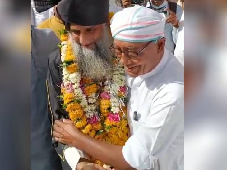 दिग्विजयसिंह ने शहर काजी और मुस्लिम भाईयों को ईद की शुभकामनाएं दी।