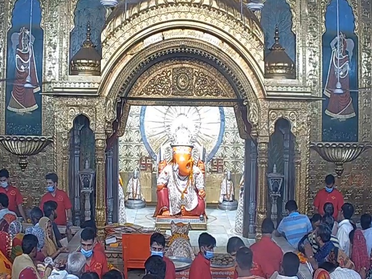 मोती डूंगरी गणेश के मंगला आरती के दर्शन।