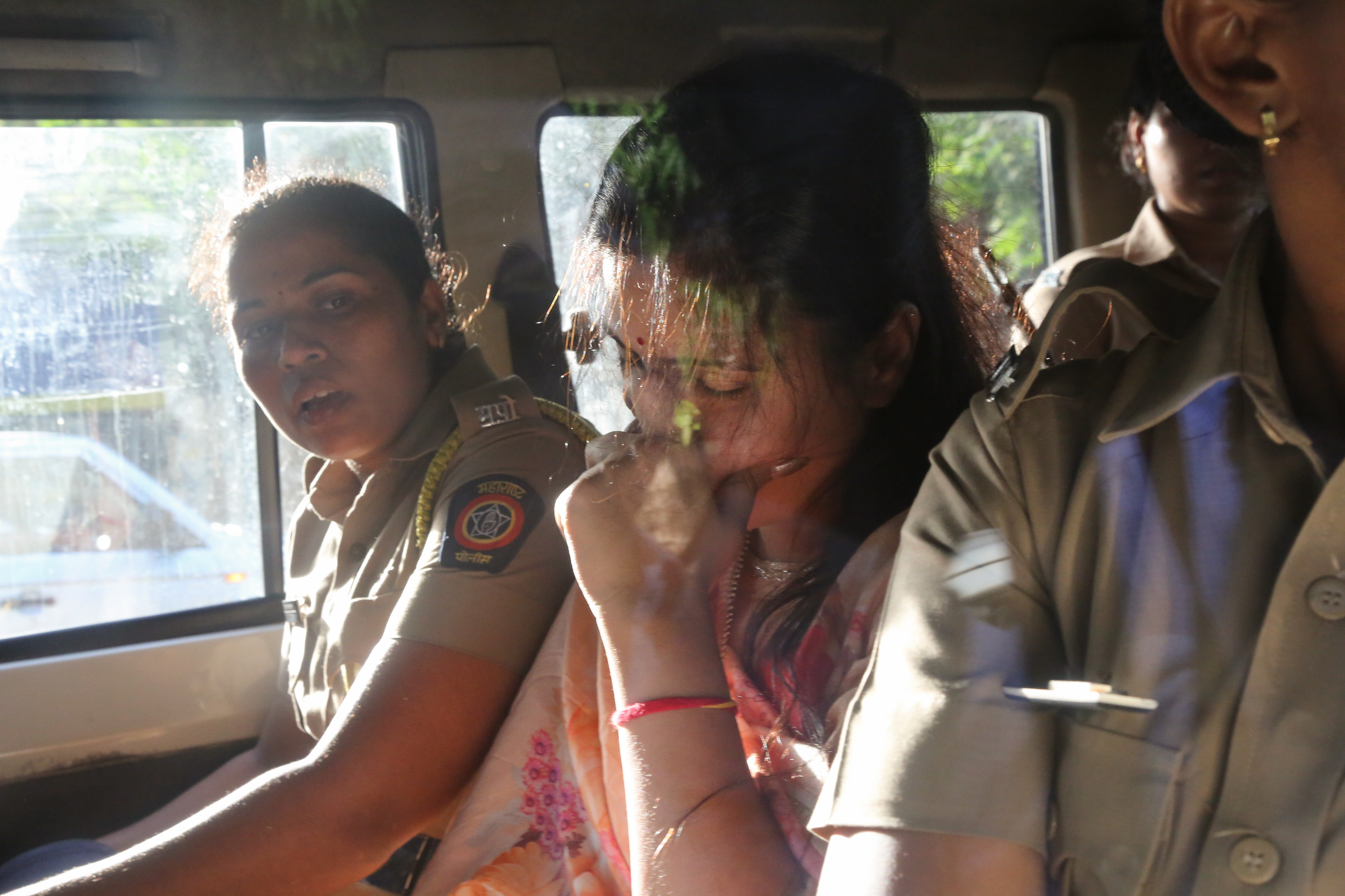 बुधवार को तबियत ज्यादा बिगड़ने के बाद नवनीत राणा को जे.जे हॉस्पिटल में ले जाया गया था।