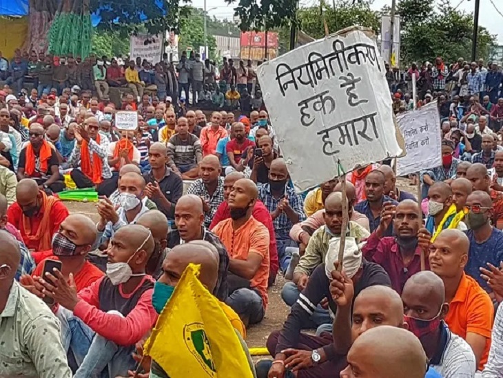 पिछले कुछ महीनों से रायपुर के धरना स्थल पर बड़े और लंबे समय तक चलने वाले प्रदर्शनों की संख्या बढ़ी है। - Dainik Bhaskar