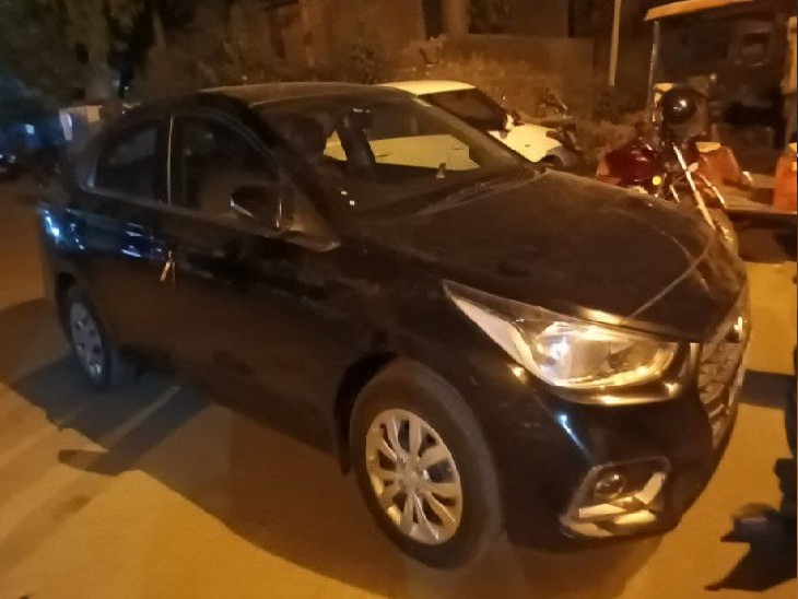 आरोपी हवलदार की वरना कार, जिसमें बच्चे का शव लाकर फेंका गया था