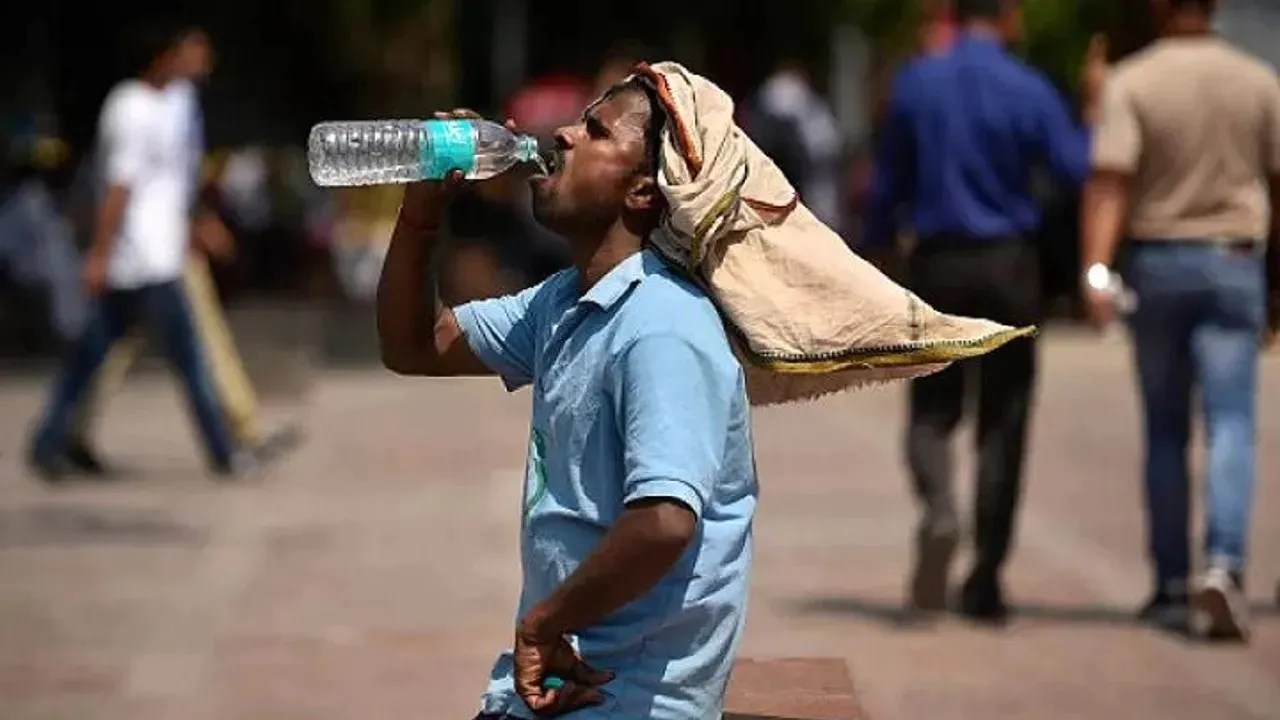 It is scorching hot in Madhya Pradesh right now.  Here a heat wave warning has been issued in 20 cities.