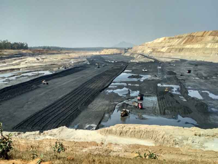 छत्तीसगढ़ कोल माइंस में मॉनसून पीरियड में पानी भरने से माइनिंग होती है प्रभावित।