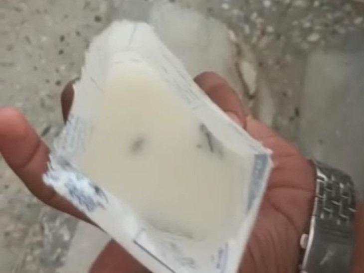 Rajasthan kota, Insects came out in the pouch of lassi, | लस्सी के पाउच ...