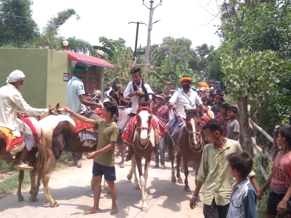 The funeral procession of a woman took place in Chapra. son said this was the last wish of the