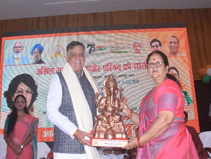 कानपुर महापौर प्रमिला पांडेय ने विधानसभा अध्यक्ष का किया स्वागत।