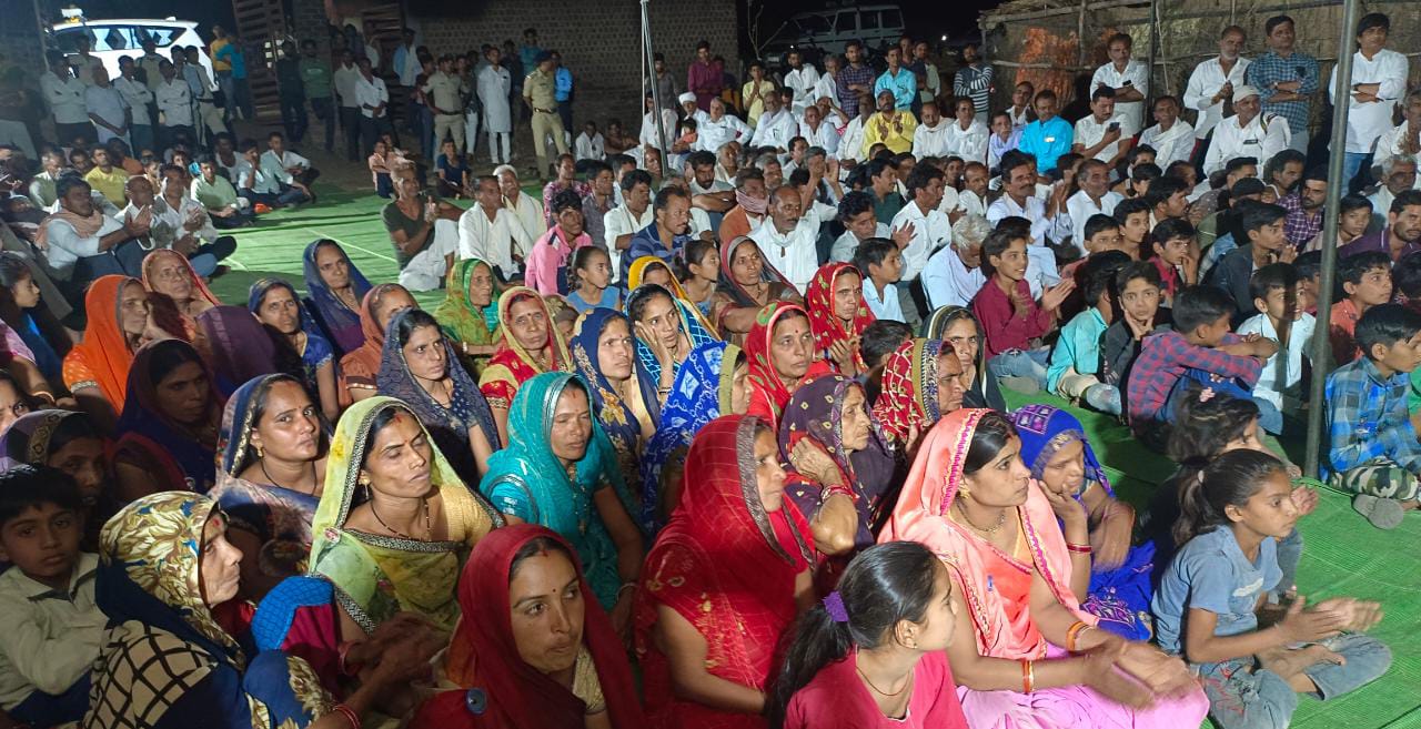 KHANDWA NEWS- शिवराज की मंत्री बोलीं- मुसलमान कट्टर, हिंदू उनके जैसे बनें:खंडवा में उषा ठाकुर ने कहा- मुसलमानों को आदर्श बनाओ 2 मंत्री ठाकुर ने रोहिणी गोशाला में हिंदू परिवारों को संबोधित किया।