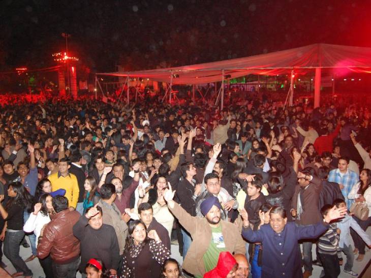 यशवंत क्लब में शहर के हर वर्ग के प्रतिष्ठी लोग जुड़े हुए है।