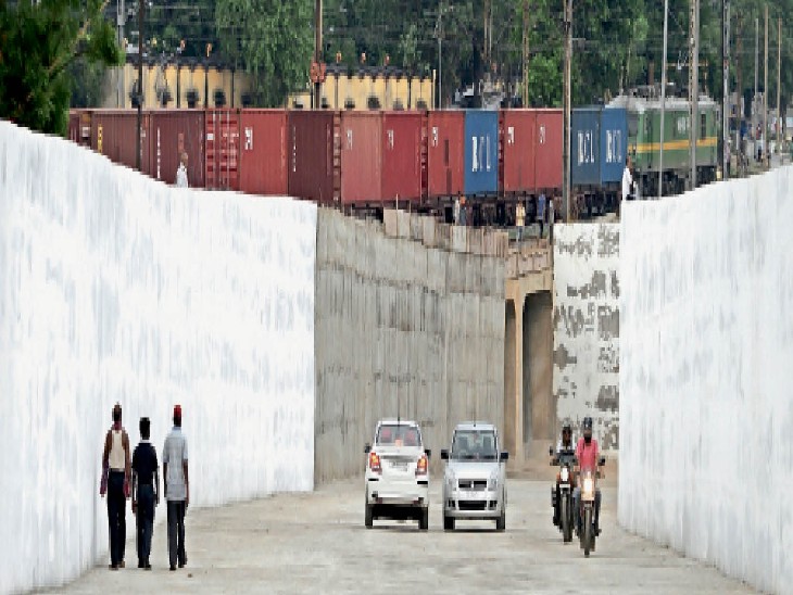 South side underpass open for public, easy to reach Dhanbad railway