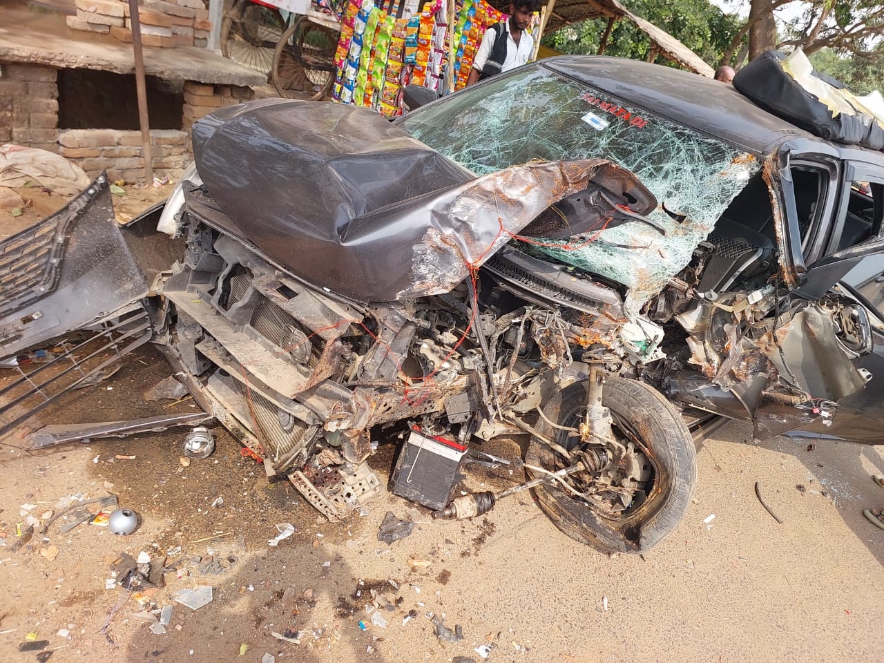 दुर्घटनाग्रस्त कार।