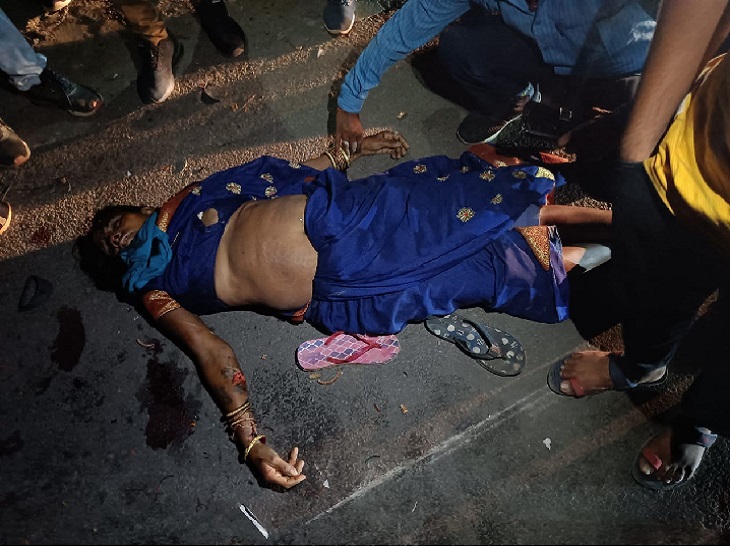 छठी कार्यक्रम से घर लौट रही थीं महिलाएं।