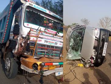 डंपर से टकराने के बाद कार पलट गई। हादसे में 4 लोगों की मौत हो गई।