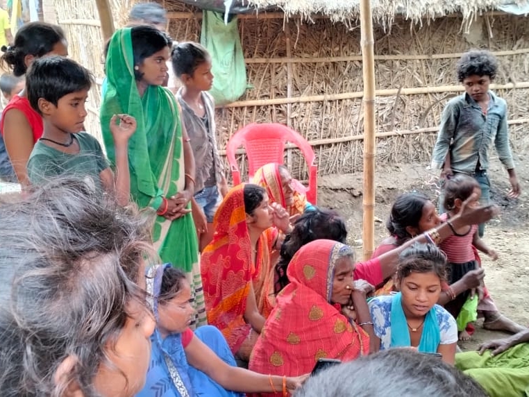 खाने निकालने के दौरान अंगुली में सर्प ने काटा, अस्पताल जाने से पहले तोड़ा  दम | Woman dies of snakebite in Khagaria - Dainik Bhaskar