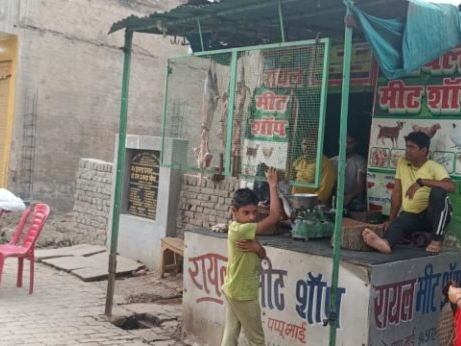 नगर की सड़कों पर अब नहीं लगेगी मीट मुर्गा मछली की दुकानें