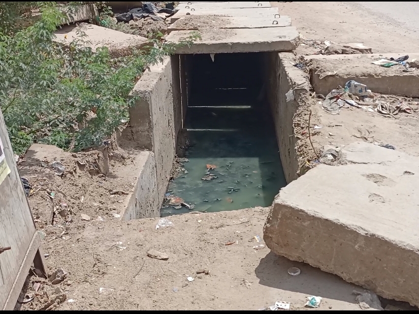 The deteriorating condition of the rainy drains on the highway, the ...