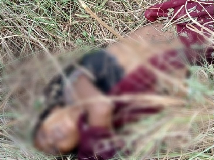 महिला के शव को पोस्टमार्टम के लिए भेज दिया गया है। - Dainik Bhaskar