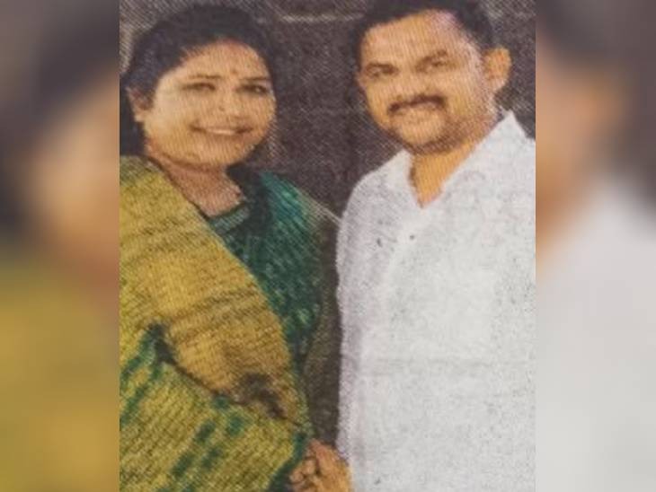 स्वाति काशिद पति युवराज उस्ताद के साथ।