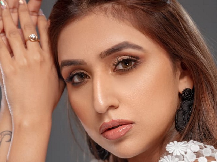 जूही व्यास ने सॉफ्टवेयर इंजीनियरिंग की है, और आज वे एक फेमस सैलून चला रही हैं।